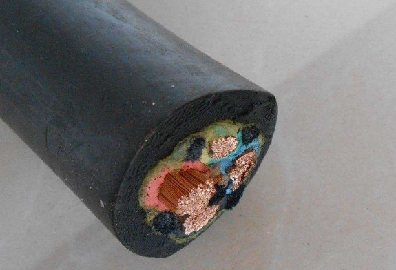 南方一線電纜廠為您介紹低煙無(wú)鹵阻燃電纜的優(yōu)點(diǎn).jpg 南方一線電纜廠為您介紹低煙無(wú)鹵阻燃電纜的優(yōu)點(diǎn).jpg